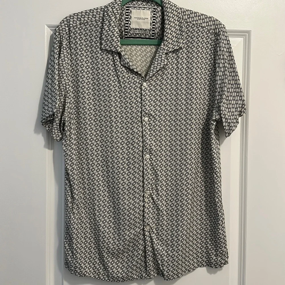 Button down shirt - Picture 2 of 4
